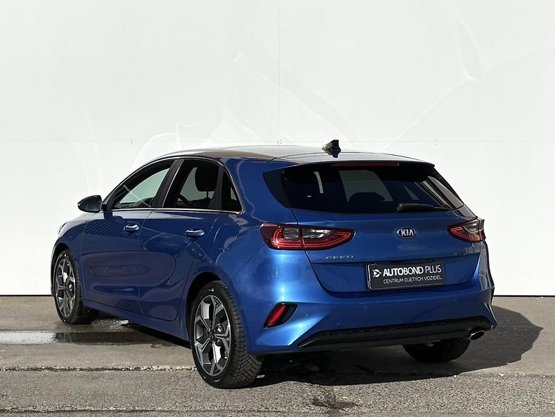 Kia Ceed 1.4 T-GDI 103kW DCT Platinum E - fotka 7 z 27