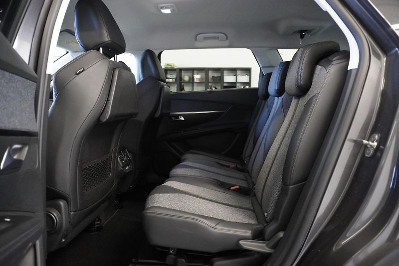 Peugeot 5008 1.6 E-THP ALLURE AUT. - fotka 20 z 32