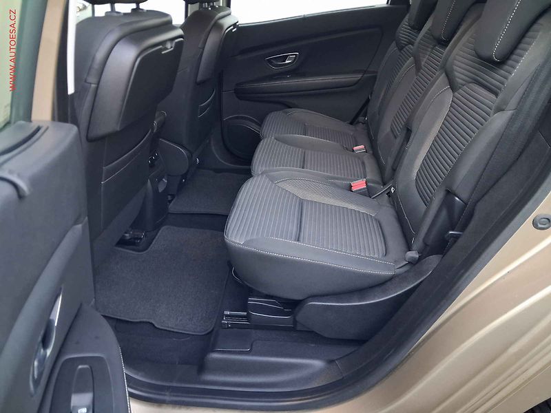 Renault Grand Scénic (2017) 1.2 TCe, Energy, park. čidla - fotka 10 z 17