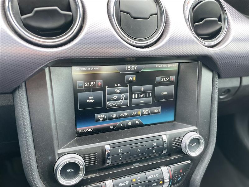 Ford Mustang 2,3 EcoBoost/AUTOMAT - fotka 12 z 23
