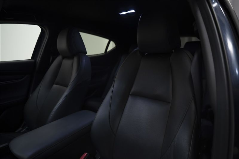Mazda 3 2,0 e-SKYACTIV-X AT NAV KAMERA - fotka 39 z 43