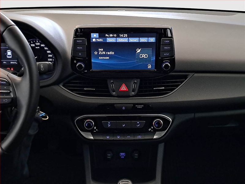 Hyundai i30 (2024) Comfort 1.0 T-GDI, ČR,1.maj - fotka 12 z 18
