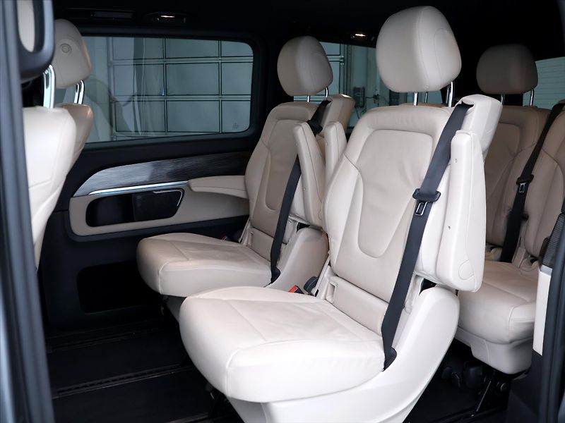 Mercedes-Benz Třídy V 2,0 300d 176kW CZ DPH 7-Míst 4 - fotka 16 z 43