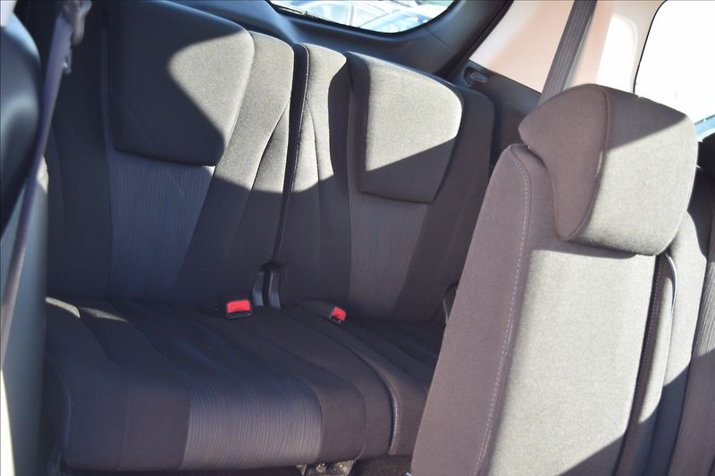 Mazda 5 2,0 DiSi 110KW  ALU VÝHŘEV SED - fotka 44 z 46