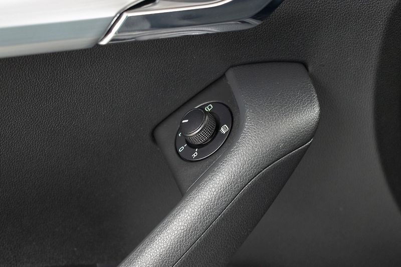 Škoda Octavia 1.6 TDI 85kW *MirrorLink*ACC* - fotka 15 z 40
