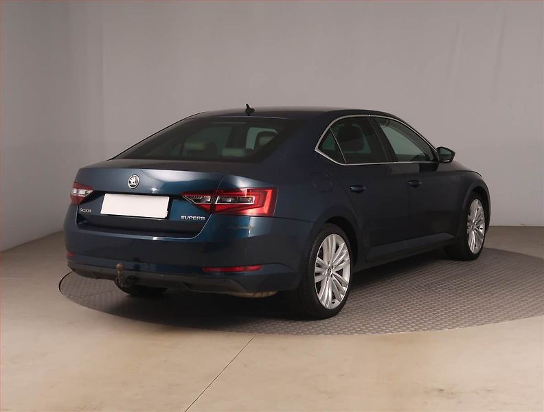 Škoda Superb (2016) Elegance 2.0 TSI, Automat - fotka 5 z 22