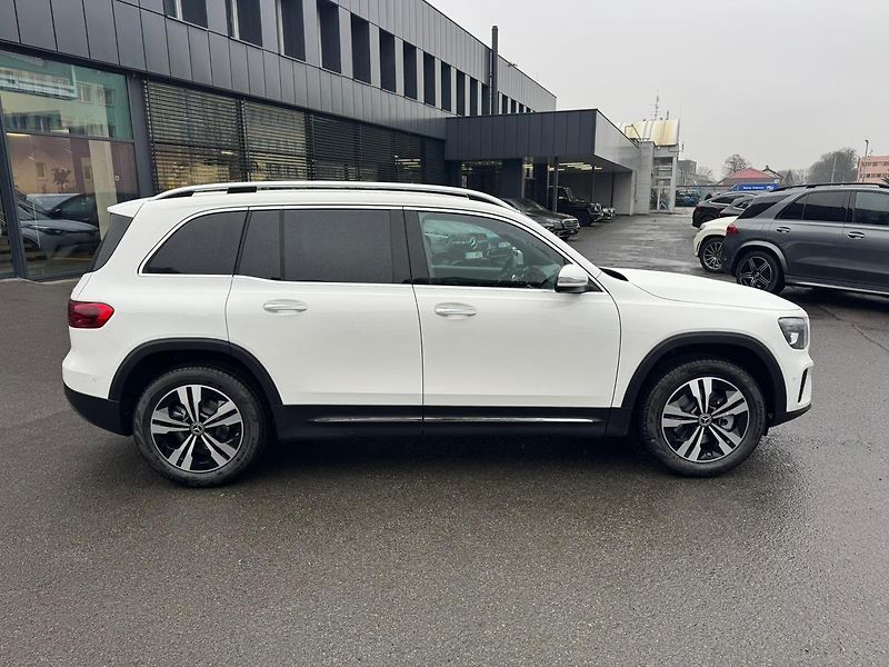 Mercedes-Benz GLB (2025) 200 d 4MATIC - fotka 7 z 25