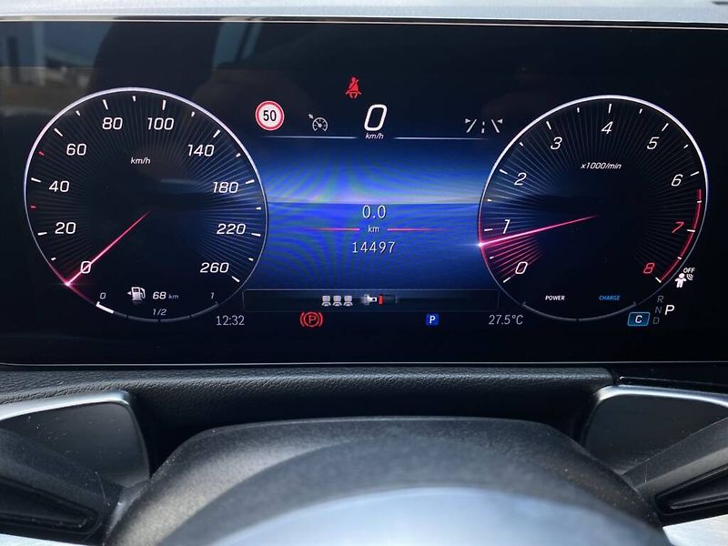 Mercedes-Benz GLB (2025) 220 4MATIC - fotka 15 z 27