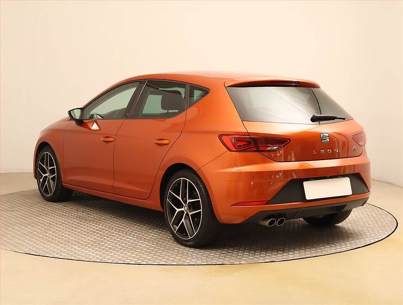 Seat Leon (2019) 1.5 TSI, Kůže, Tempomat - fotka 4 z 22