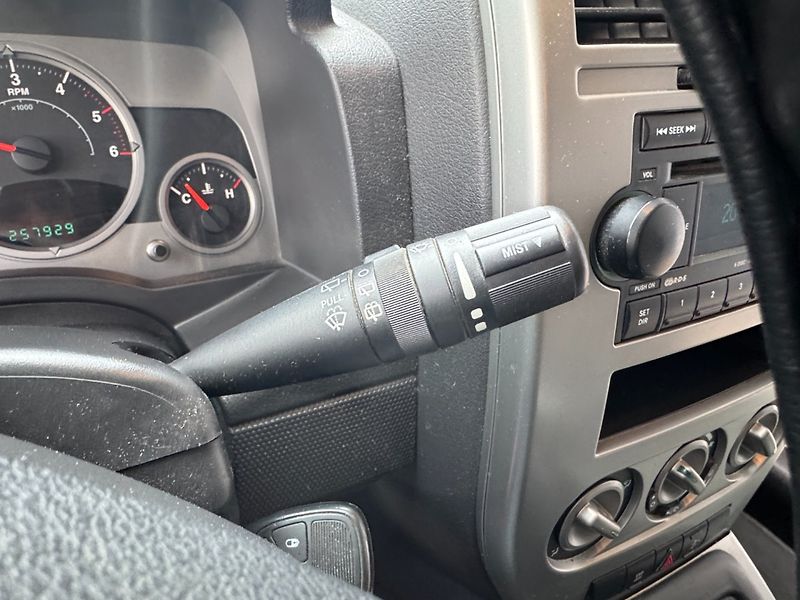 Jeep Compass (2007) 2.0 CRDi, 4x4 - fotka 22 z 25