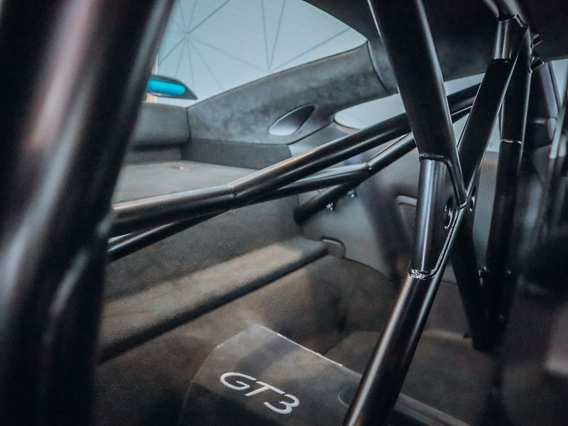 Porsche 911 GT3 368 kW - fotka 33 z 38
