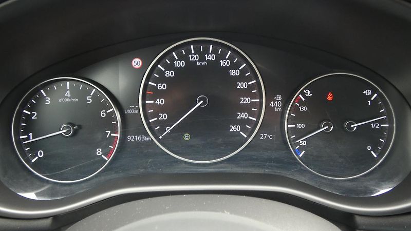 Mazda 3 2.0 Skyactive-G120 - fotka 13 z 22