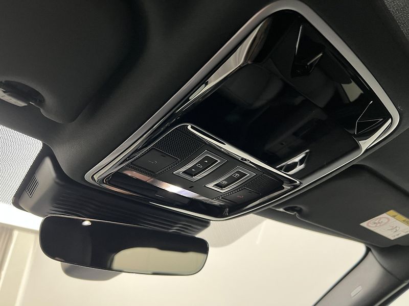 Land Rover Range Rover Velar (2026) D300 DYNAMIC SE AWD Aut - fotka 26 z 42