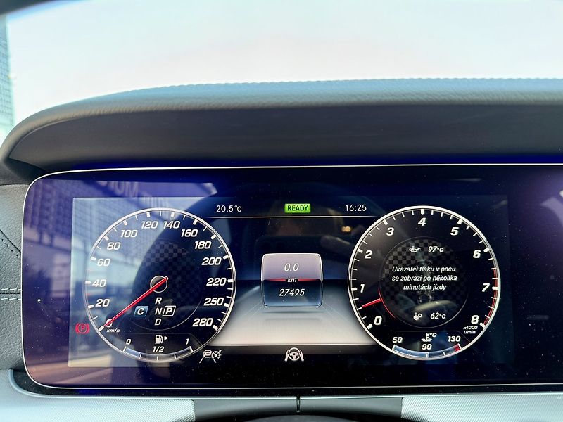 Mercedes-Benz Třídy E (2020) 53 AMG 4MATIC+ kupé - fotka 34 z 58