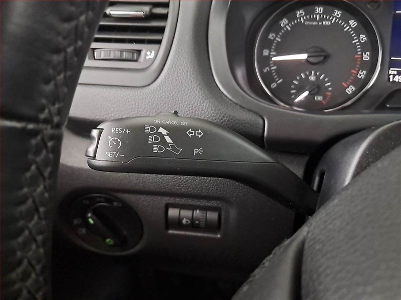 Škoda Fabia (2012) Elegance 1.6 TDI, Tempomat - fotka 13 z 15