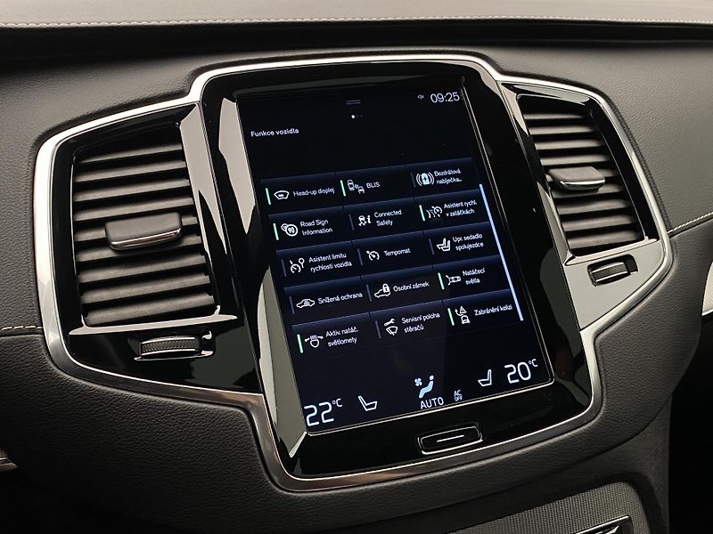 Volvo XC90 B5 AWD R-DESIGN AUT 7míst - fotka 43 z 52