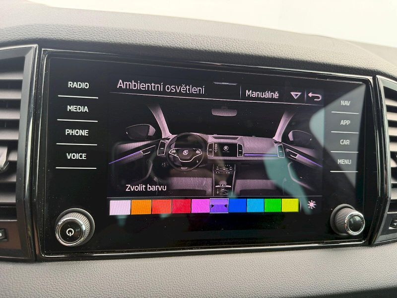 Škoda Karoq (2023) 2.0 TSI 140kW DSG SportLine - fotka 22 z 35