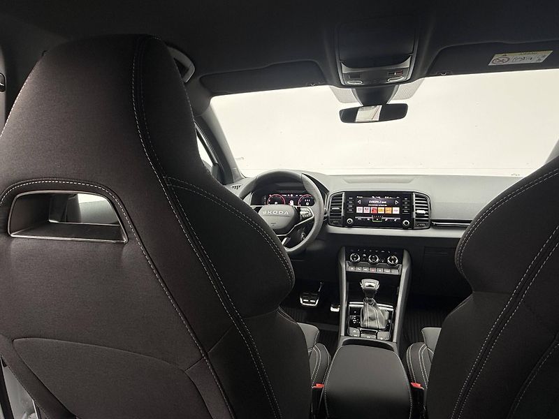 Škoda Karoq (2025) Sportline 7DSG 2,0 TDI - fotka 17 z 23
