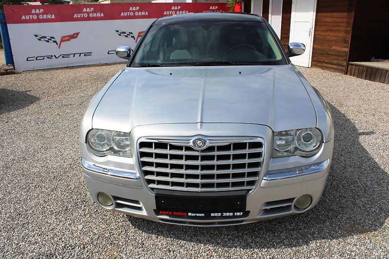 Chrysler 300C (2007) REZERVACE - fotka 2 z 17
