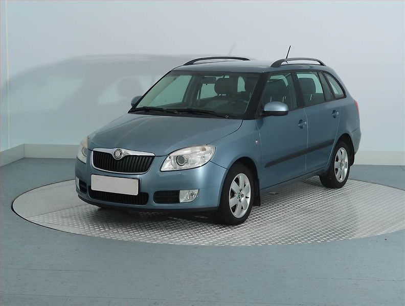 Škoda Fabia (2009) 1.4 16V, nová STK - fotka 2 z 13