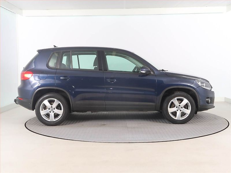 Volkswagen Tiguan (2012) 2.0 TDI, Serv.kniha - fotka 6 z 16