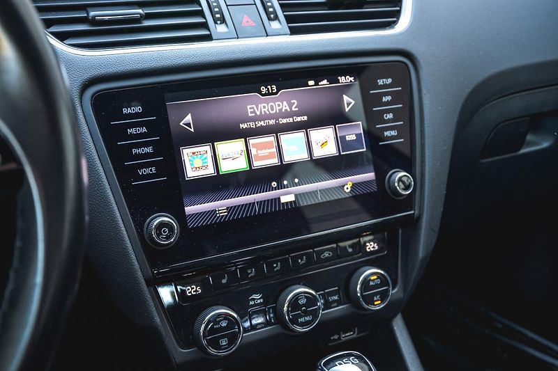 Škoda Octavia Combi 1.5 Tsi G-Tec Style 7st  - fotka 15 z 25
