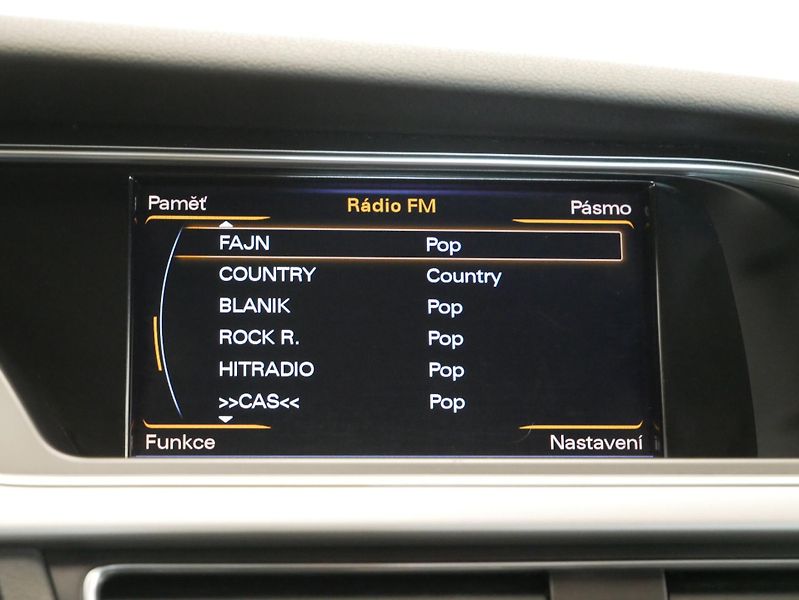 Audi A4 - fotka 19 z 26