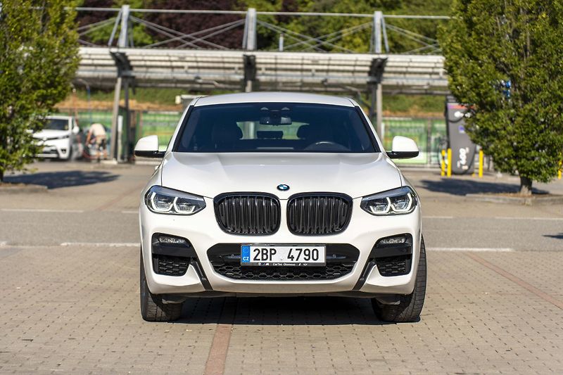 BMW X4 (2021) xDrive 20d M Sport paket, DPH - fotka 8 z 32