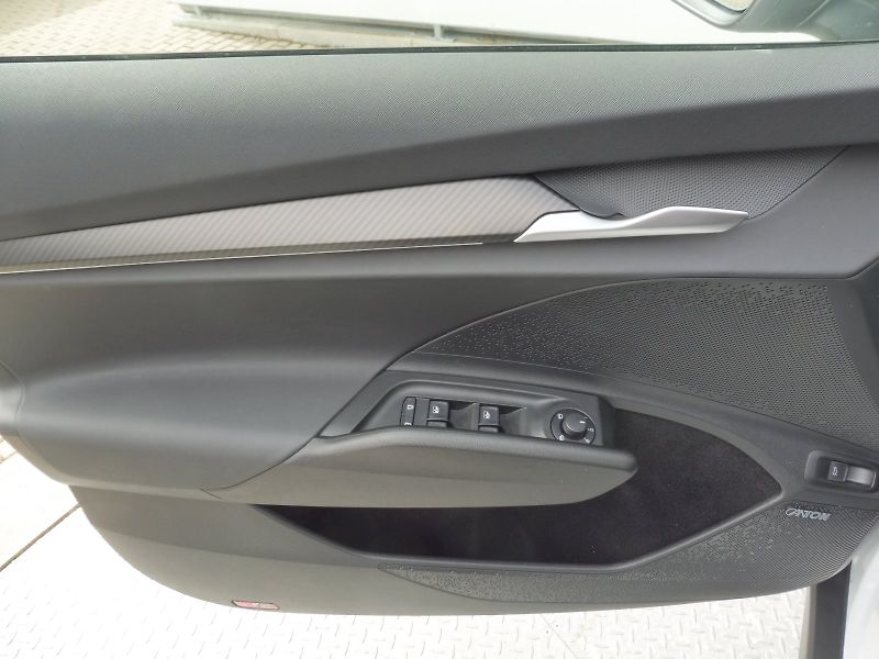 Škoda Elroq (2025) SportLine 85, 210kW 82kWh - fotka 21 z 30