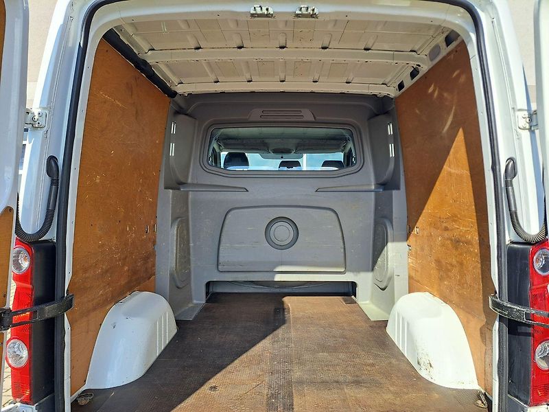 Volkswagen Crafter (2014) 2.0 TDI, 7 míst - fotka 31 z 31