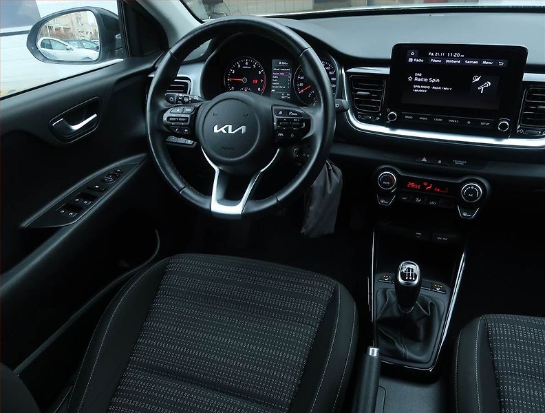 Kia Stonic (2023) Exclusive 1.0 T-GDI, EXCLUSIVE - fotka 7 z 21
