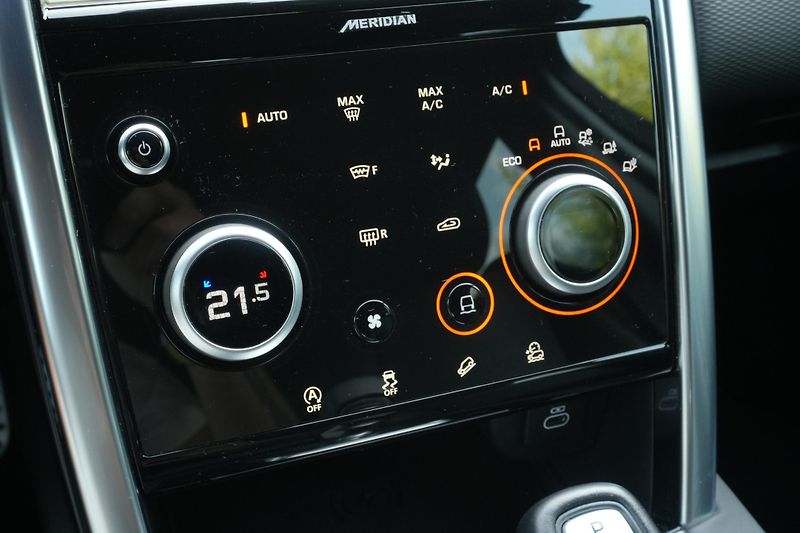 Land Rover Discovery Sport P200 R-Dynamic SE, DPH, Tažné - fotka 27 z 40