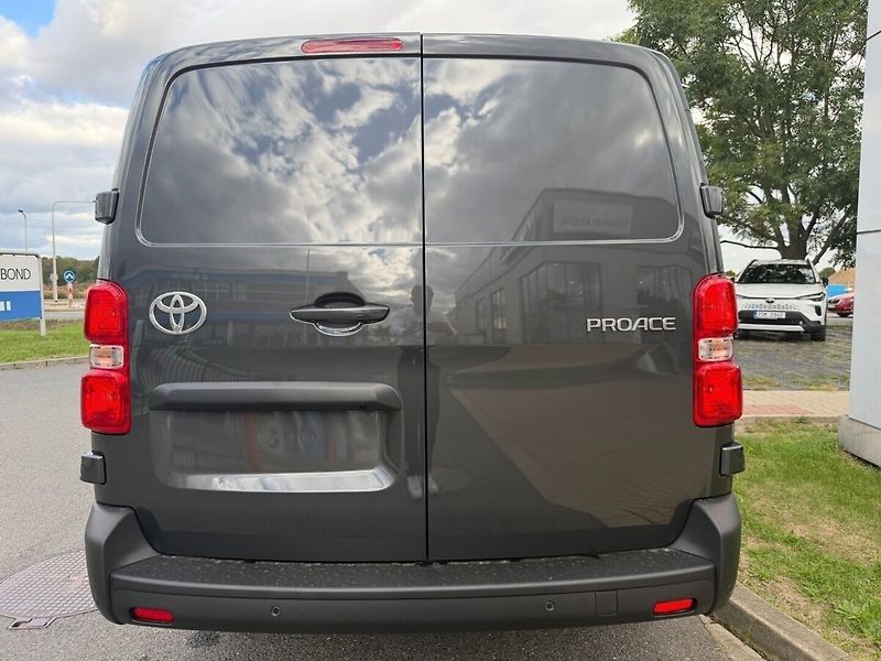 Toyota ProAce L2 2.2L Diesel 150k 6MT Crew C - fotka 5 z 10