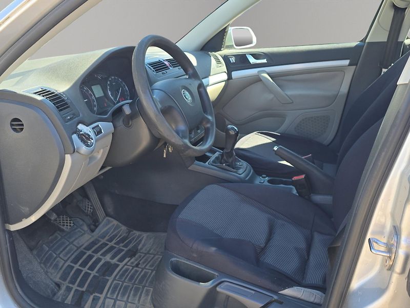 Škoda Octavia (2004) 1.9 TDi 77kw, ČR - fotka 14 z 16