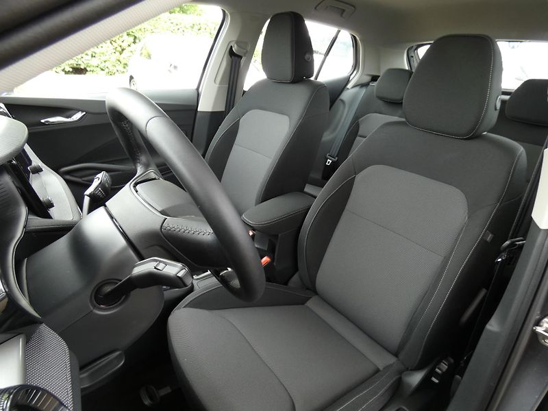 Škoda Fabia Selection 1.0 MPI /59kW - fotka 19 z 30
