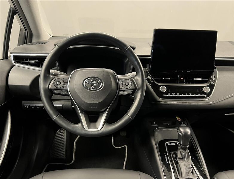 Toyota Corolla 1,8 Hybrid AT Executive  SD - fotka 5 z 17