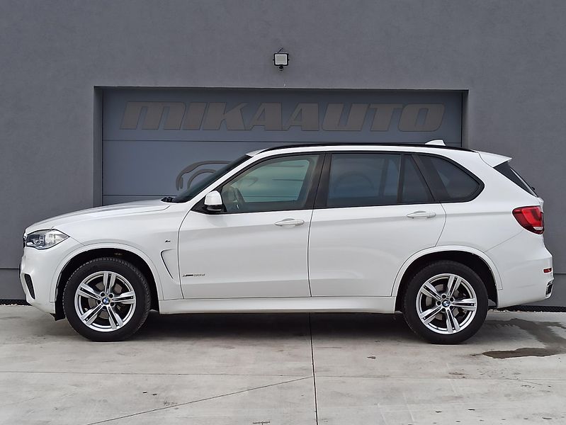 BMW X5 xDRIVE 30d 190kW ČR - fotka 8 z 31