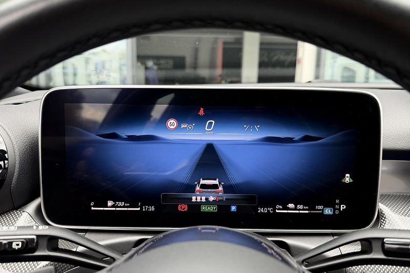 Mercedes-Benz Třídy C (2024) C 300 de 4Matic EQ - fotka 57 z 100