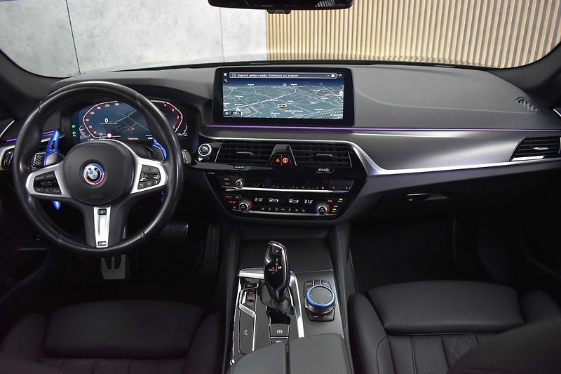 BMW Řada 5 520d xD ///M*ZÁRUKA*TAŽNÉ*ČR* - fotka 8 z 42