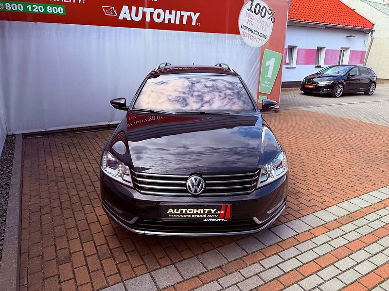 Volkswagen Passat 2.0 TDi Highline, Pano, Dynaud - fotka 2 z 32