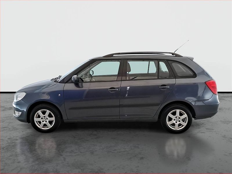 Škoda Fabia (2011) 1.2 TSI, Xenony, Tempomat - fotka 3 z 15