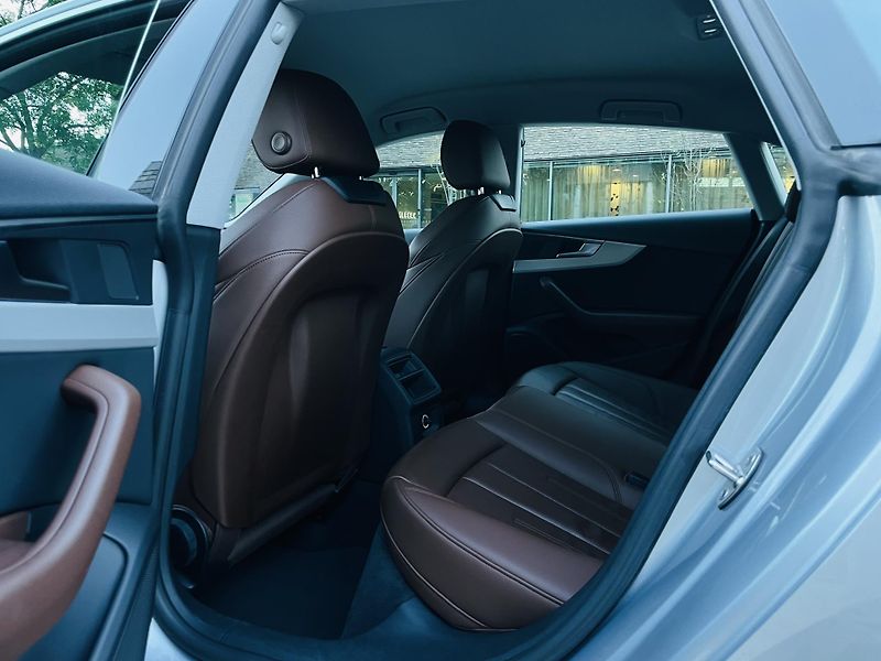 Audi A5 2.0TDI 140KW 4x4 AUT VÝHŘEV - fotka 32 z 49