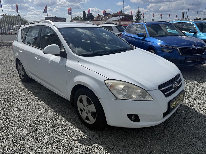Kia Ceed 1.6 CRDi KOMBI - fotka 1 z 13