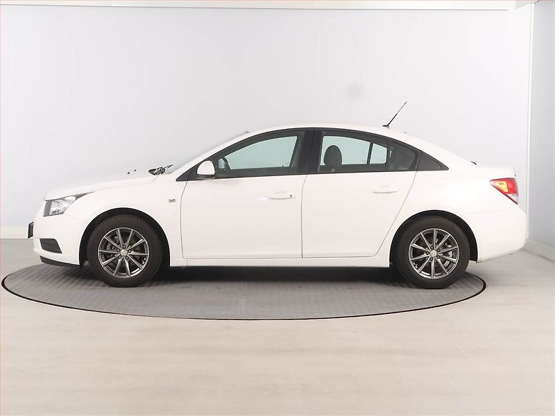 Chevrolet Cruze (2009) 1.6 i 16V, ČR,1.maj - fotka 3 z 16