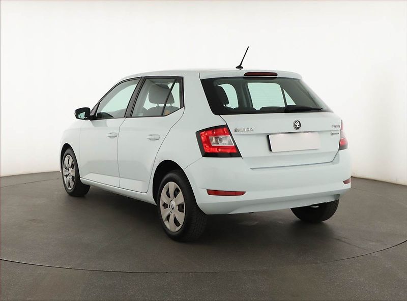 Škoda Fabia (2019) 1.0, ČR,1.maj, Park. senzory - fotka 4 z 10