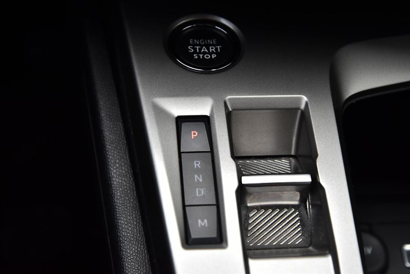 Peugeot 308 1.2 PureTech A/T,LED,TEMP,DPH - fotka 36 z 57