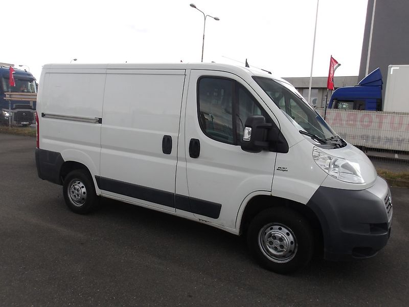 Peugeot Boxer 2,2JTD 1.MAJ.! NAJ.122000km !! - fotka 9 z 31