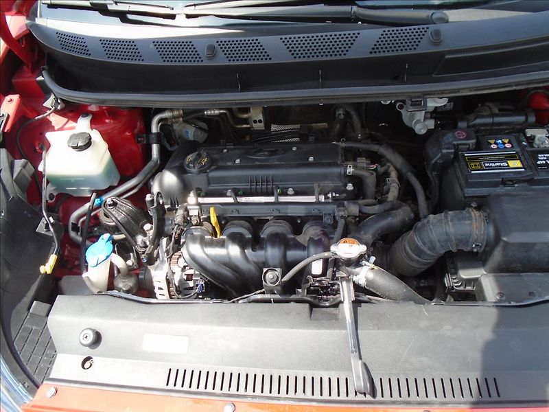 Hyundai ix20 1,6 - fotka 20 z 24