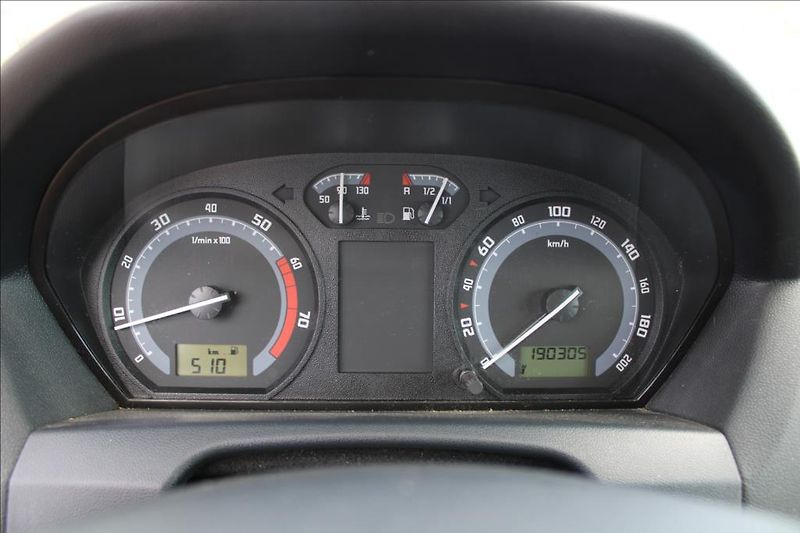 Škoda Fabia 1,4 i 16V  ROZVODY, STK 2/2028 - fotka 17 z 27