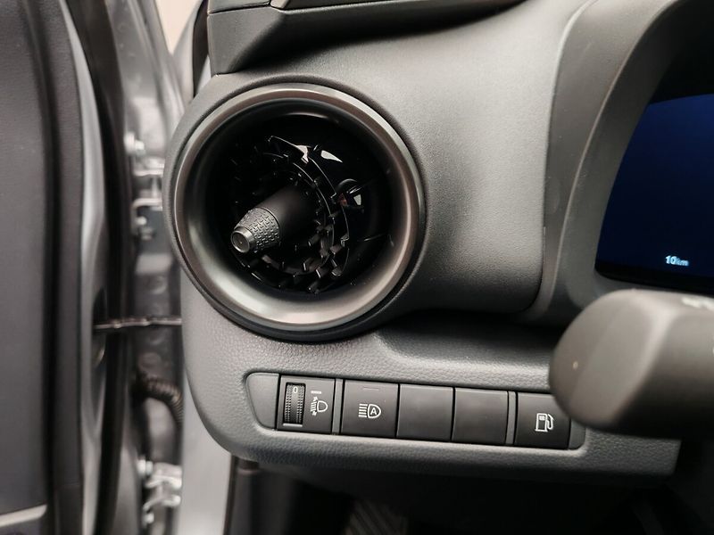 Toyota C-HR 2.0 Hybrid E-CVT Style - fotka 25 z 39